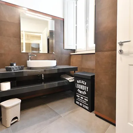 Palazzo Degli Stemmi 4*