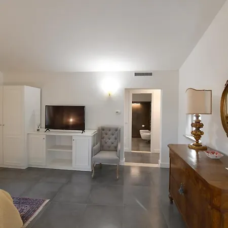 Palazzo Degli Stemmi Bed & Breakfast *