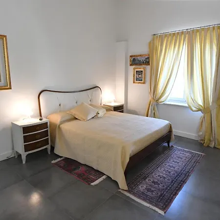 Palazzo Degli Stemmi Bed & Breakfast *