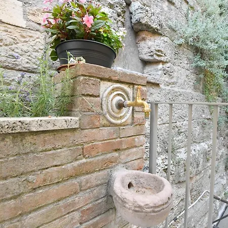 Palazzo Degli Stemmi * Todi