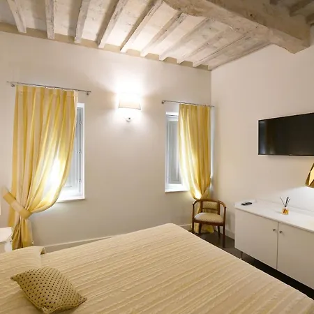 Palazzo Degli Stemmi Bed & Breakfast