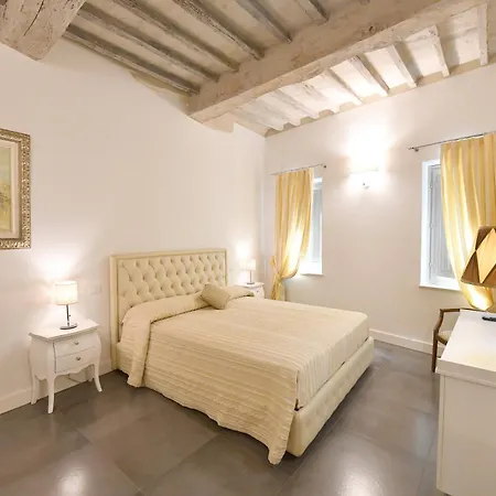 Palazzo Degli Stemmi *