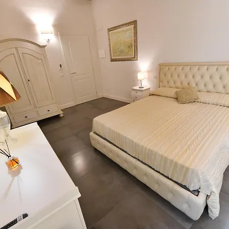 Palazzo Degli Stemmi 4* Todi