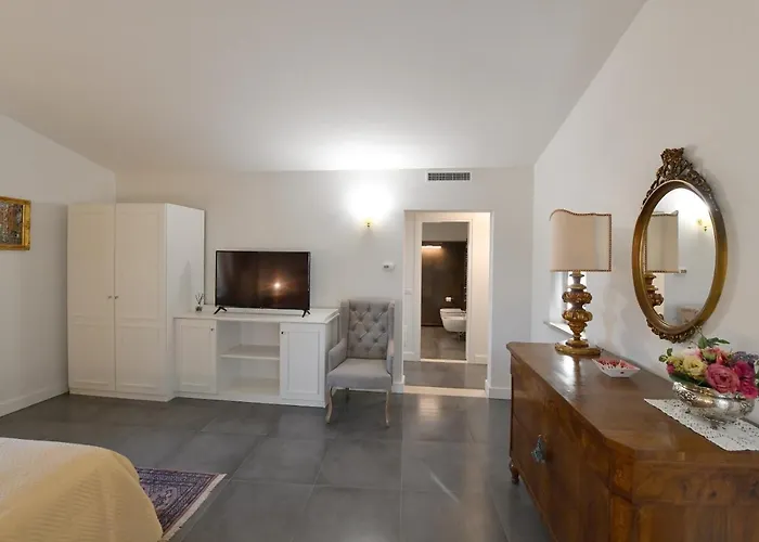 Palazzo Degli Stemmi Bed & Breakfast 4*