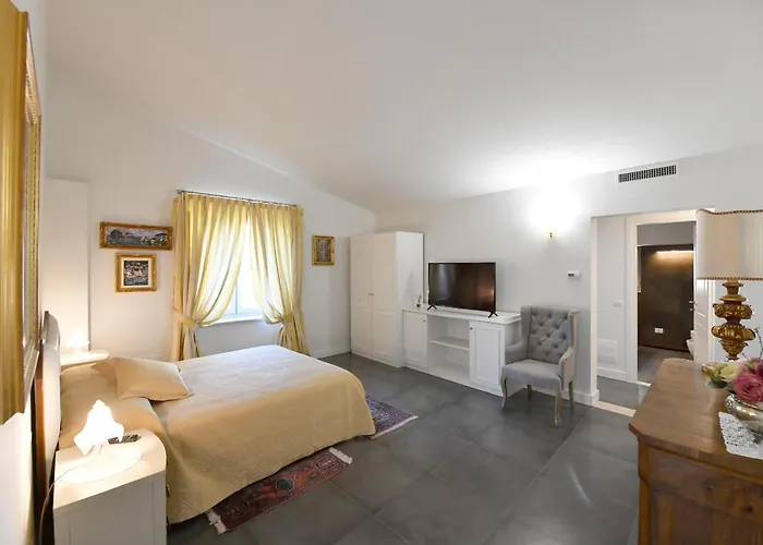Bed & Breakfast Palazzo Degli Stemmi 4*