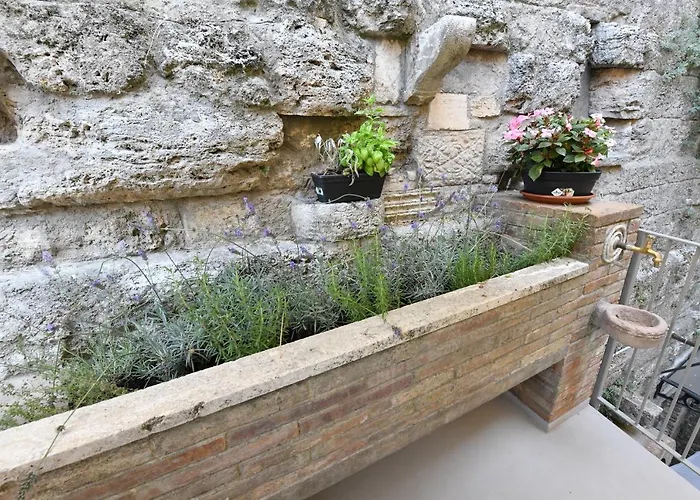 Palazzo Degli Stemmi Bed & Breakfast 4*